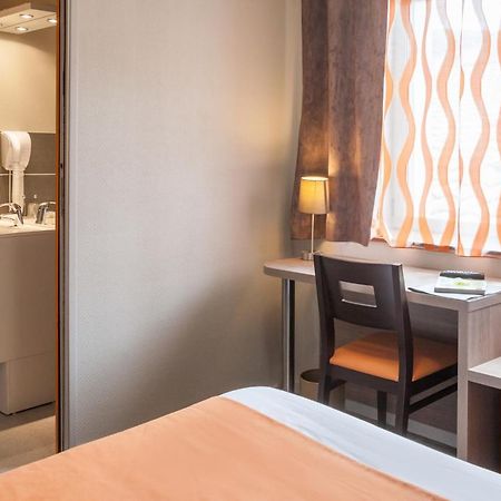 Logis Hotel Les Voyageurs Lezoux Екстериор снимка