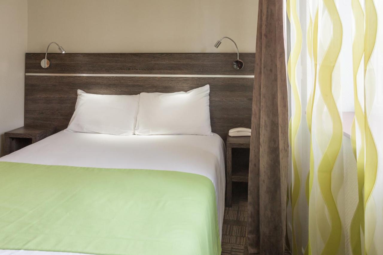 Logis Hotel Les Voyageurs Lezoux Екстериор снимка